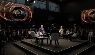 Bakan Fidan, ADF Youth Etkinliğinde Gençlerle Buluştu: Geleceğin Liderleriyle Söyleşi