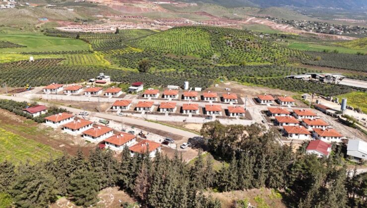 Hatay’da Depremzedeler İçin 28 Köy Evi Tamamlandı: Anahtarlar Teslim Edildi