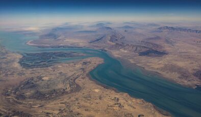 Hürmüz Boğazı’ndaki Kriz Deniz Ticaretini Tehdit Ediyor: Kritik Geçiş Noktalarının Önemi Arttı