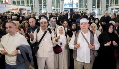 İstanbul’dan İlk Hac Kafilesi Kutsal Topraklara Uğurlandı: Manevi Bir Yolculuk Başladı