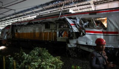 Endonezya’da Tren Faciası: Bekasi’de İki Tren Çarpıştı, 4 Ölü, 38 Yaralı