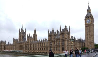 İngiltere’de Rekor Sıcaklara Rağmen Beklenenden Az Can Kaybı: Sağlık Önlemleri Etkili Oldu