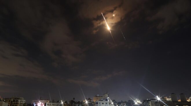 Son Dakika: İran’dan İsrail’e Füze Saldırısı! Tel Aviv ve Kudüs’te Sirenler Çaldı