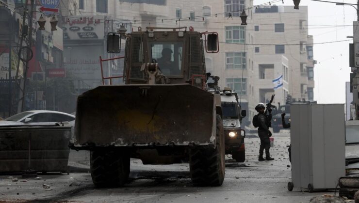 İsrail Ordusu Kudüs ve Çevresinde Evlere Baskın Düzenledi: Gözaltılar ve El Koymalar