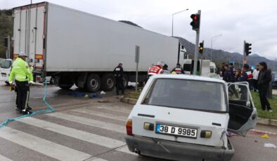 Amasya’da Feci Kaza: Tırla Çarpışan Otomobilden Fırlayan 10 Aylık Bebek Hayatını Kaybetti