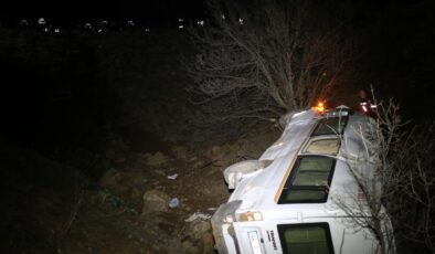 Malatya’da Maden İşçilerini Taşıyan Minibüs Şarampole Devrildi: 2 Ölü, 10 Yaralı