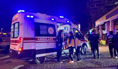 Bakırköy’de Korkunç Kaza: Kontrolden Çıkan Otomobil Kafeye Daldı, 6 Yaralı