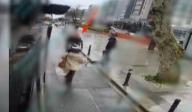 Halkalı’da İETT Kazası: Otobüsten İnen Yolcuya Motosiklet Çarptı, Yaralılar Var