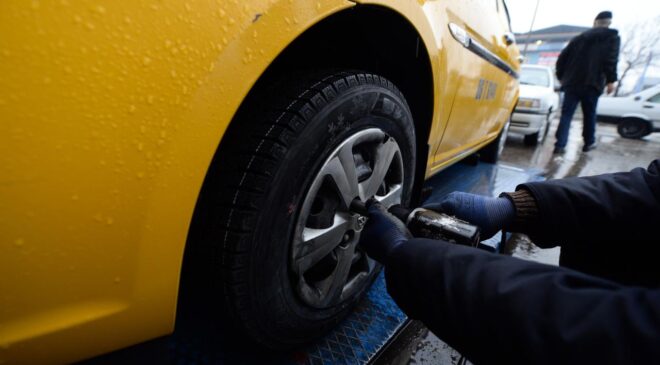 Kış Lastiği Zorunluluğu Sona Eriyor: Tarihler, Cezalar ve Dikkat Edilmesi Gerekenler