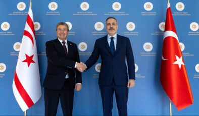 Dışişleri Bakanı Fidan, KKTC Başbakanı Üstel ile Görüştü: Kritik Gündem Maddeleri Ele Alındı