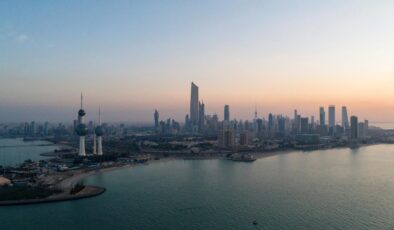 Kuveyt Yönetimi’nden Vatandaşlarına ‘Evden Çıkmayın’ Uyarısı: Hava Durumu Alarmı!