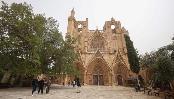 Tarihi Lala Mustafa Paşa Camii’nde Restorasyon Başlıyor: İbadet ve Ziyaretlere Ara Verildi