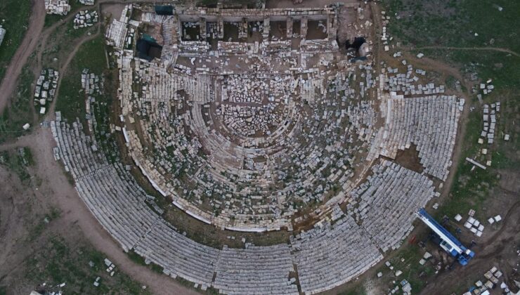 Laodikeia Antik Kenti’nde Tarihi Keşif: Athena Heykeli Gün Yüzüne Çıkarıldı!