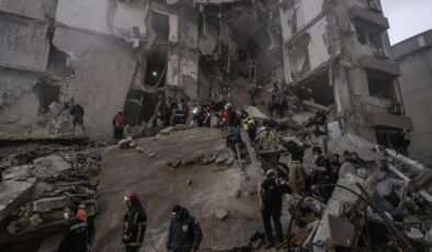 İsrail’in Beyrut Saldırıları: Yıkım Büyük, Klinikler Hedefte, Can Kaybı Yüksek