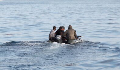 İngiltere ve Fransa’dan Göçmen Kaçakçılığına Karşı 662 Milyon Sterlinlik Anlaşma: Yeni Önlemler ve Maliyet Tartışmaları