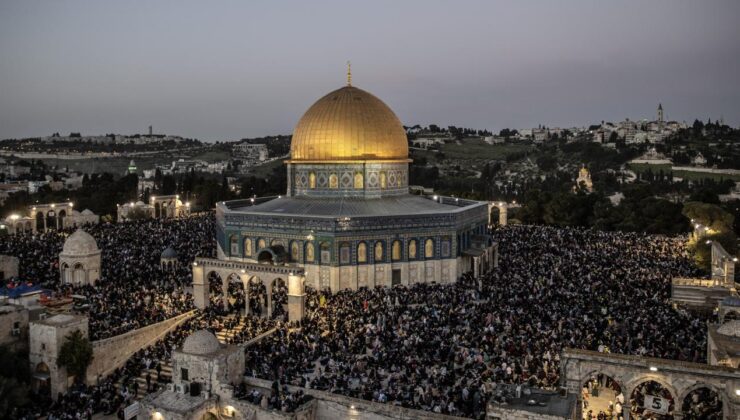 Mescid-i Aksa ve Kudüs’teki Kutsal Mekanlar Ateşkesle Birlikte İbadete Açıldı