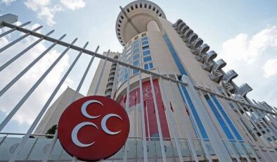 MHP İstanbul İl ve İlçe Teşkilatlarını Feshetti: Siyasi Arenada Yeni Gelişmeler