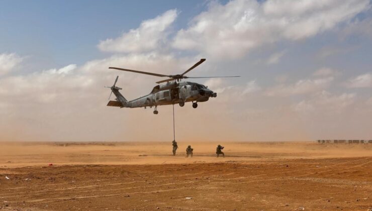 MSB Duyurdu: Flintlock-2026 Tatbikatı’nda Deniz Safhası Devam Ediyor, Helikopterden Halatla Kayma Eğitimi İcra Edildi