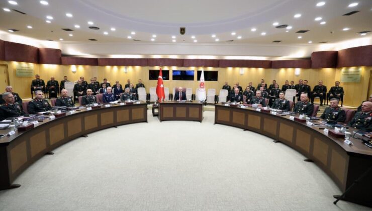 Milli Savunma Bakanı Yaşar Güler, Kara Kuvvetleri Komutanlığı’nda Değerlendirme Toplantısı’na Katıldı