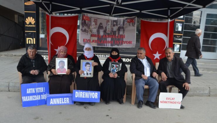 Diyarbakır’da Annelerden Evlat Nöbeti: ‘Evlatlarımıza Teslim Olun’ Çağrısı