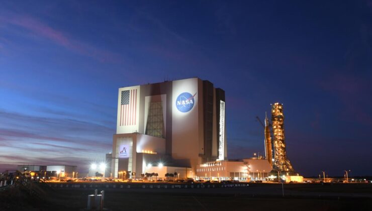 NASA’nın Artemis II Misyonuyla İnsanlı Uzay Yolculukları Hız Kazanıyor: Ay’a Dönüş ve Gelecek Hedefleri