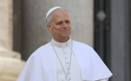 Papa Leo’nun Afrika Turu Başladı: Trump’la Tartışma İstemiyor, Politikalarına Eleştiri Getiriyor