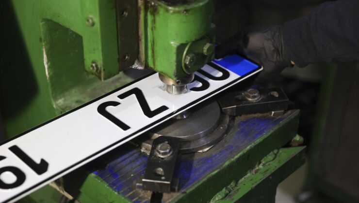 Araç Plakaları Yeniden Şekilleniyor: Yeni Yönetmelikle Güvenlik Artırılıyor