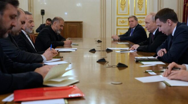 Putin ve Arakçi’den Stratejik İş Birliği Mesajları: İran’a Destek Vurgusu