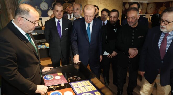 Cumhurbaşkanı Erdoğan’dan Tophane-i Amire’de Sanat Ziyareti: Mehmet Çebi Koleksiyonu Büyük İlgi Gördü