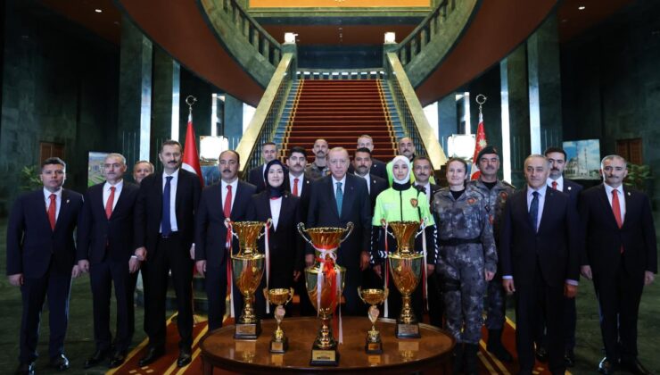 Cumhurbaşkanı Erdoğan, Polis Teşkilatı’nın 181. Yıl Dönümünde Özel Harekat Polisleriyle Bir Araya Geldi