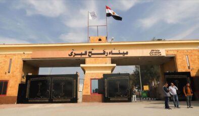 İsrail’in Refah Sınır Kapısı’nı Kapatması Gazze’yi Nefessiz Bırakıyor: İnsani Kriz Derinleşiyor