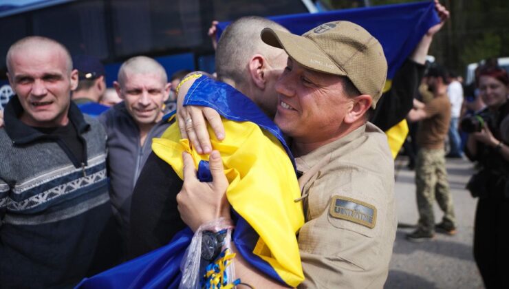 Rusya ve Ukrayna Karşılıklı Esir Takası Yaptı: 175 Asker Serbest Bırakıldı