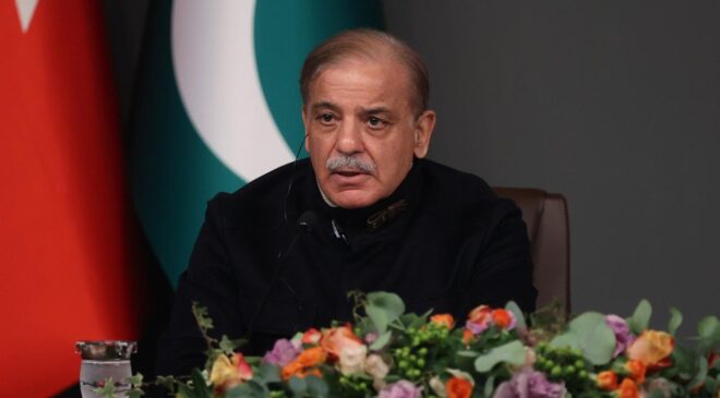 Pakistan Başbakanı Şerif’ten Ulusa Sesleniş: İran Müzakereleri ve Akaryakıt Fiyatlarına Dair Önemli Açıklamalar