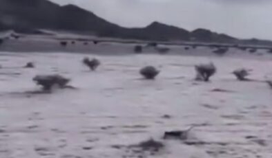 Suudi Arabistan’ı Beyaza Bürüyen Dolu: Riyad ve Mekke’de Şiddetli Hava Uyarısı