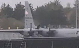 İrlanda’da Şok Eden Saldırı: Amerikan Askeri Uçağına Baltalı Saldırı ve Havalimanı Alarmı