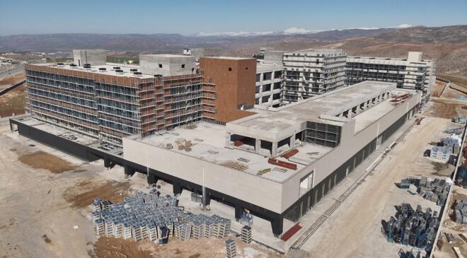 Siirt’te Yeni Nesil Şehir Hastanesi İnşaatında Sona Yaklaşılıyor: Depreme Dayanıklı ve Akıllı Sistemlerle Donatıldı