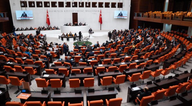 İş Kanunu’nda ve Çocuk Koruma Kanunu’nda Önemli Değişiklikler: Doğum İzni Uzatılıyor, Çocukları Koruma Kapsamı Genişliyor