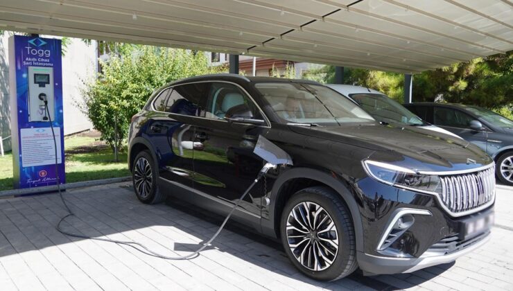 Türkiye Otomotiv Pazarı İlk Çeyrekte Daraldı: Elektrikli Otomobillerin Yükselişi Sürüyor