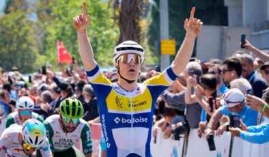 Cumhurbaşkanlığı Türkiye Bisiklet Turu’nun İlk Etabını Crabbe Kazandı: ‘Düz Parkurda Kazanmak Mutluluk Verici’