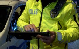 Polis ‘Dur’ İhtarına Uymayan Sürücüye Ağır Ceza: 245 Bin Lira ve Ehliyetine El Konuldu