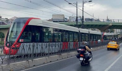 T1 Tramvay Hattı’nda Teknik Arıza: Seferler Normale Döndü, Yolcu Yoğunluğu Görüntülendi