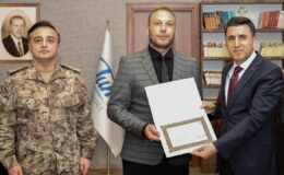 Pülümür Çayı’nda Boğulma Tehlikesi Geçiren Çocuğu Kurtaran Kahraman Polisler Ödüllendirildi