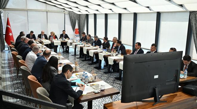 Türkiye ve Ermenistan Arasında Demiryolu Köprüsü Yeniden Kuruluyor: Kars-Gümrü Hattı İçin Ortak Çalışma Grubu Toplandı