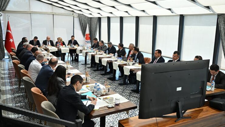 Türkiye ve Ermenistan Arasında Demiryolu Köprüsü Yeniden Kuruluyor: Kars-Gümrü Hattı İçin Ortak Çalışma Grubu Toplandı