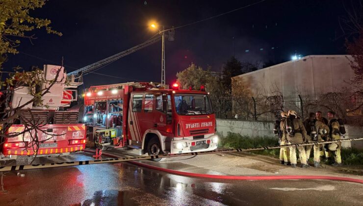 Tuzla’da Kumaş Fabrikasında Yangın: Alevler Kontrol Altına Alındı, Yaralı Yok