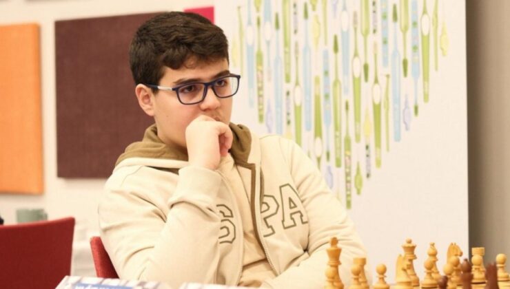 14 Yaşındaki Yağız Kaan Erdoğmuş’tan Tarihi Başarı: 2700 ELO Barajını Aşan En Genç Satranççı!