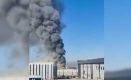 Ankara’da Boya Fabrikasında Yangın: Siyah Dumanlar Şehri Sardı