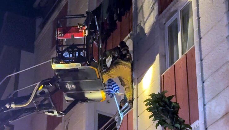İstanbul’da Gümüşpala’da Yangın: 4 Katlı Binada Alevler Yükseldi, 20 Kişi Kurtarıldı