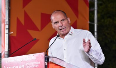 Varoufakis’ten Küresel Sumud Filosu’na Müdahale Tepkisi: Yunanistan’ı İşbirlikçilikle Suçladı