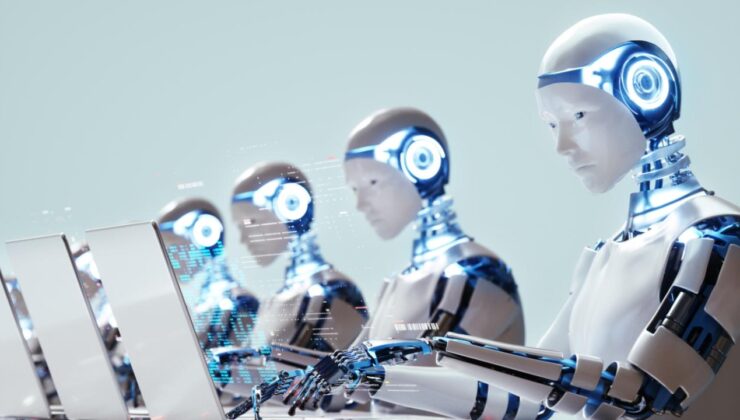 Yapay Zeka İş Gücünü Yeniden Şekillendiriyor: Otomasyon ve Geliştirme Etkileri Eş Zamanlı Yaşanıyor